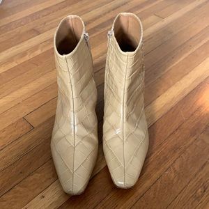 LOQ matea ankle boot in pepita croc beige